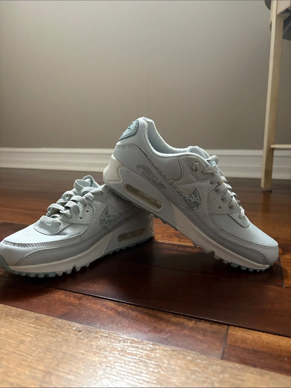 Women’s Air Max 90’s - Picture 1 of 2